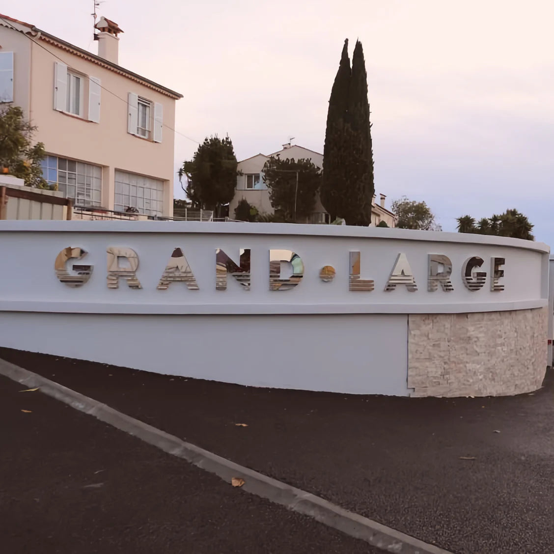 gid://shopify/MediaImage/41529102795058